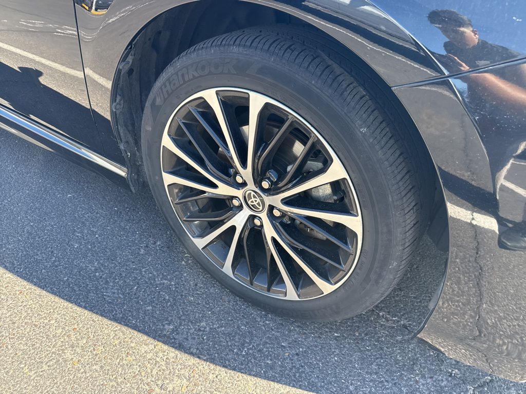 Thumbnail: 2020 Toyota Camry - 10