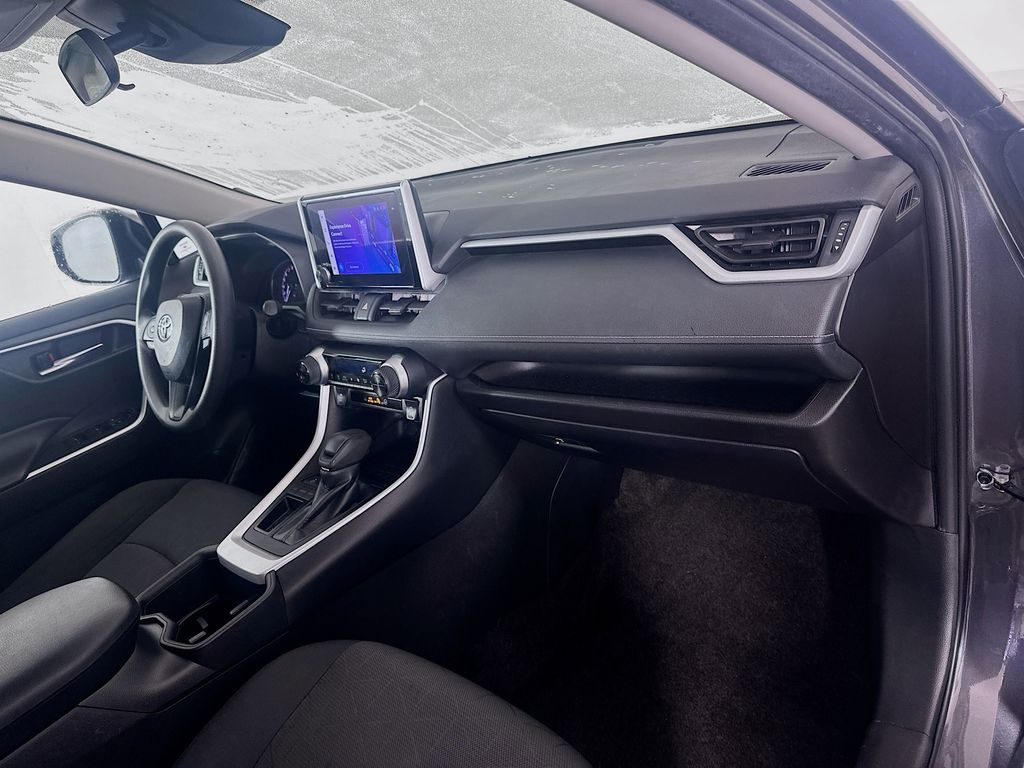 Thumbnail: 2024 Toyota RAV4 - 29