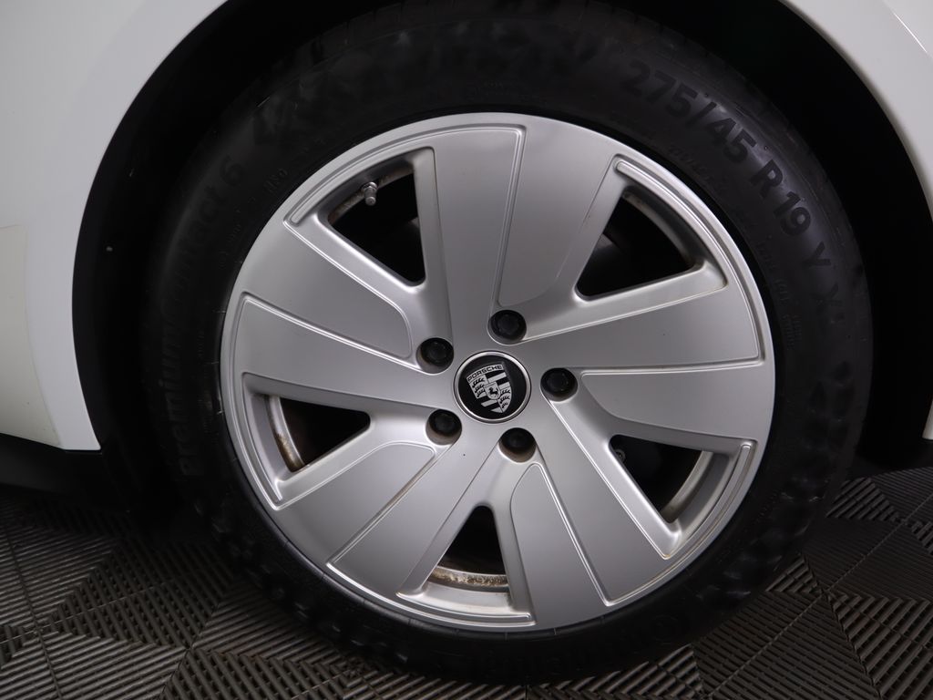 Thumbnail: 2021 Porsche Taycan - 32