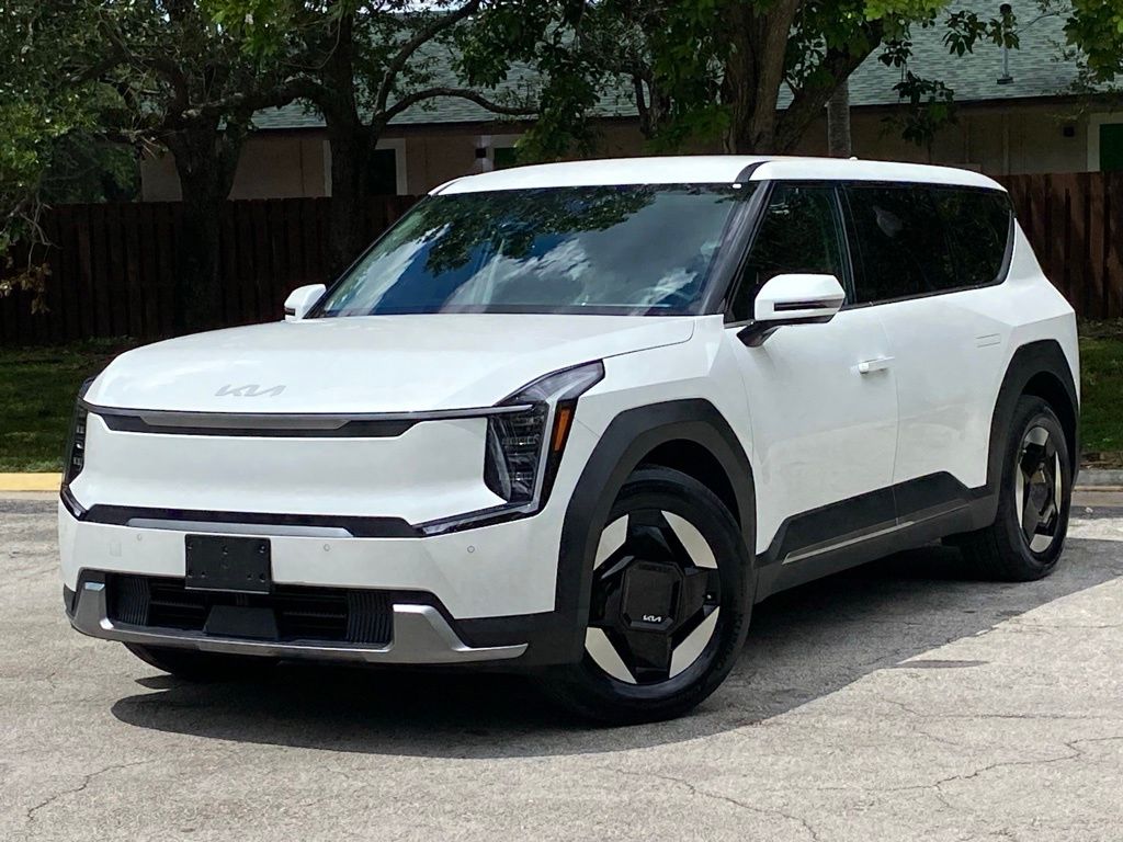 Snow White Pearl 2024 Kia EV9 SUV / Crossover Rear-Wheel Drive 1-Speed Automatic