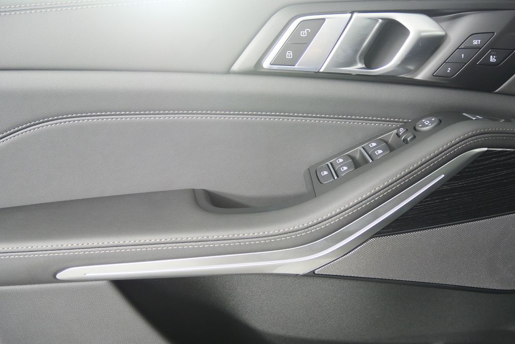 Thumbnail: 2026 BMW X5 - 8