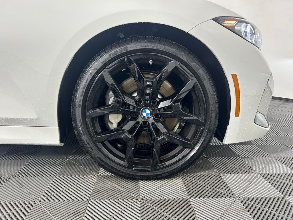 Thumbnail: 2025 BMW 3 Series - 12