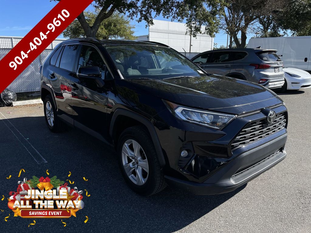 2020 Toyota RAV4 XLE's photo