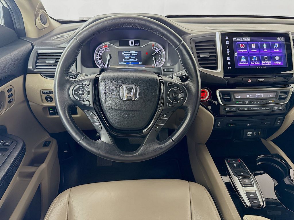 Thumbnail: 2017 Honda Pilot - 22