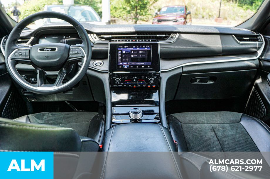 Used 2025 Black Jeep Altitude image 25