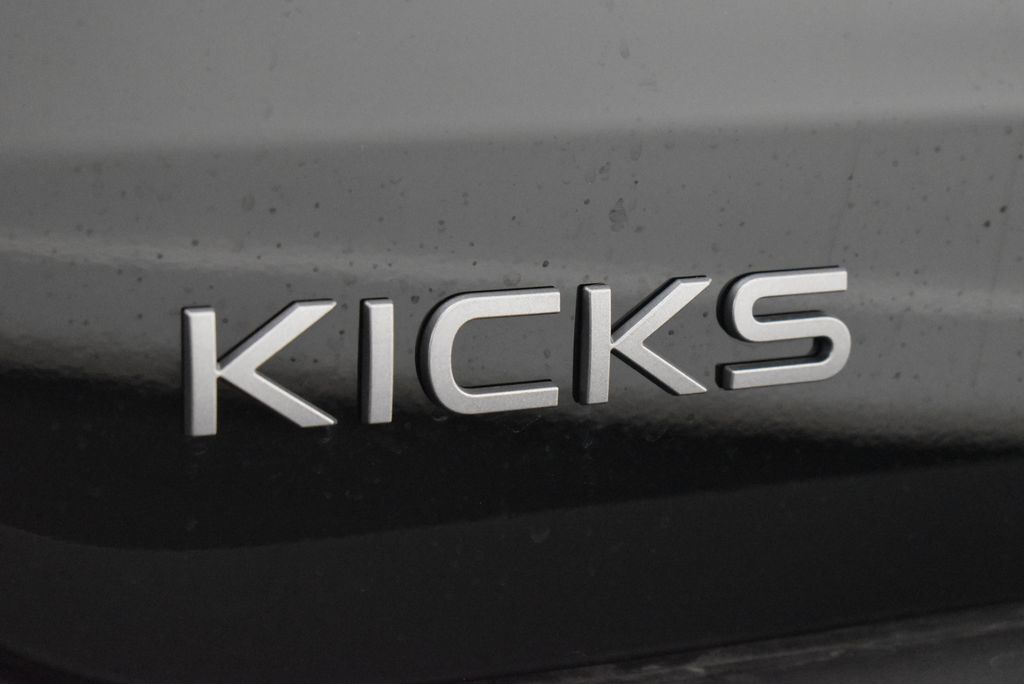 Thumbnail: 2025 Nissan Kicks - 9