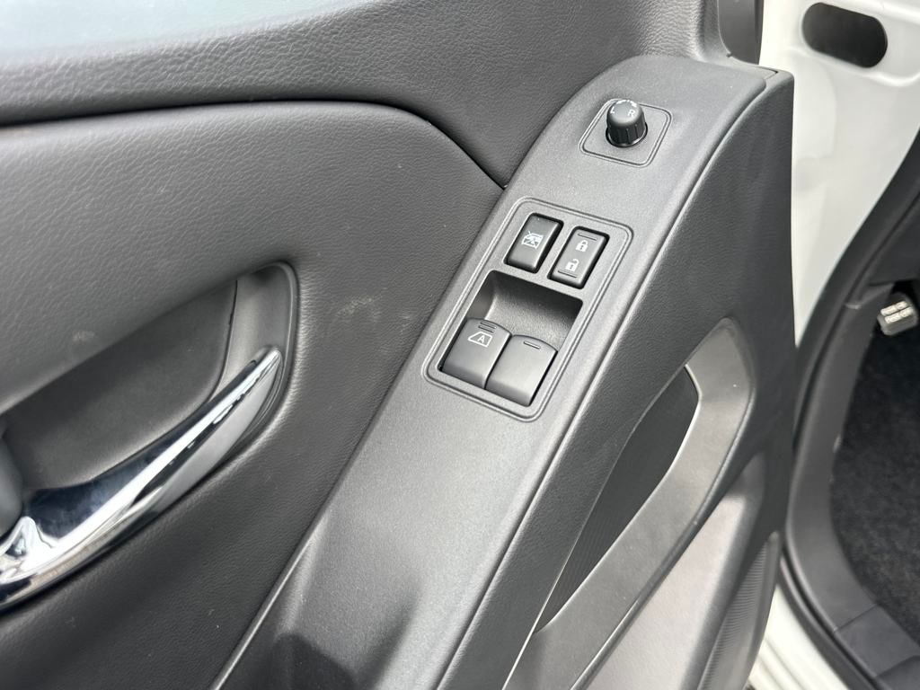2025 Nissan Frontier SV photo