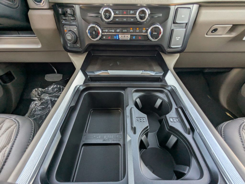 2025 Ford F-250 Super Duty Platinum