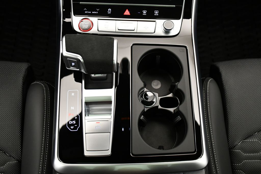 Thumbnail: 2026 Audi RS Q8 - 29