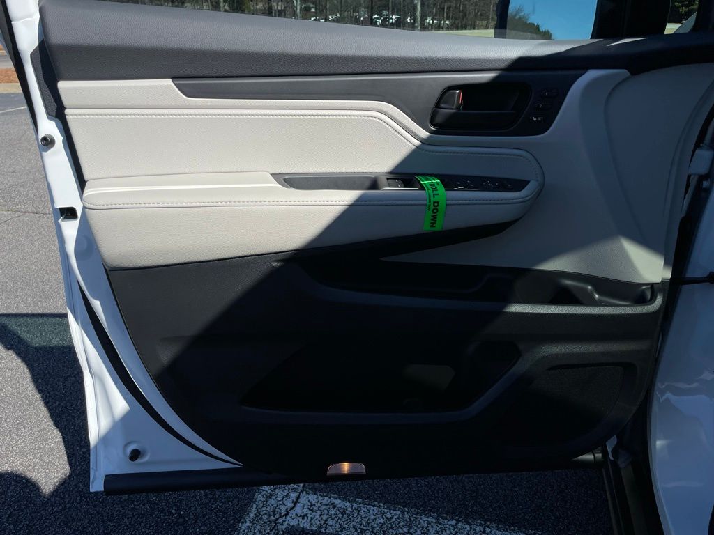 Thumbnail: 2026 Honda Odyssey - 24