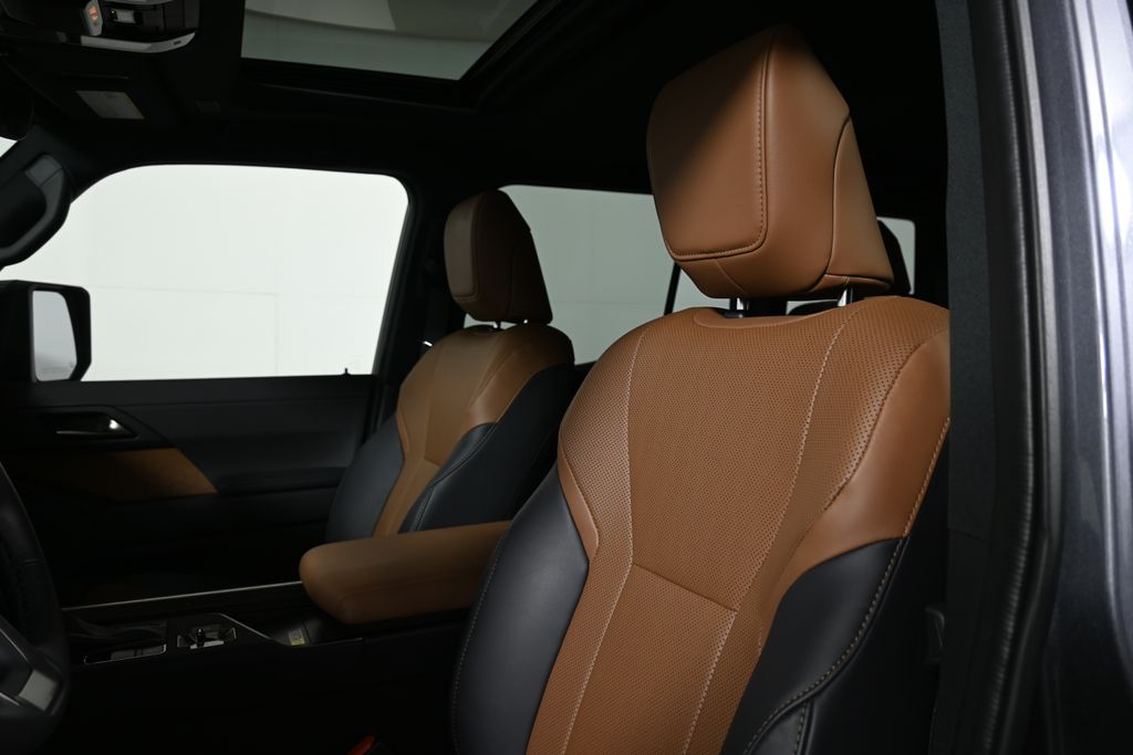 Thumbnail: 2025 Lexus GX - 16