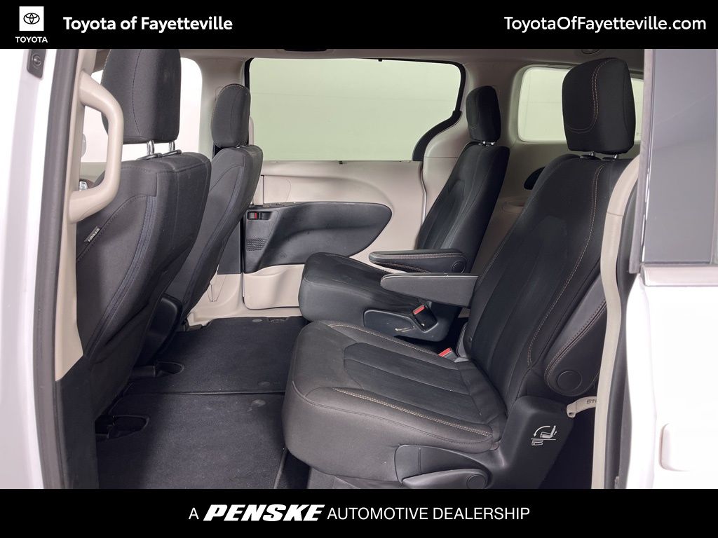 Thumbnail: 2018 Chrysler Pacifica - 26