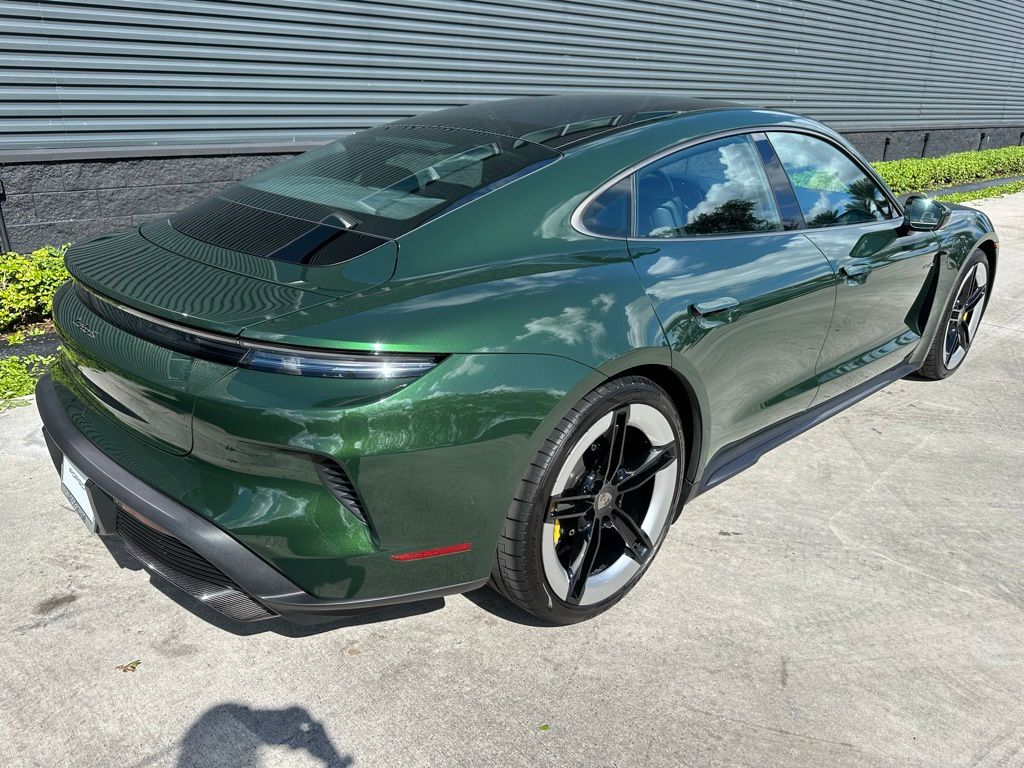 Thumbnail: 2025 Porsche Taycan - 11