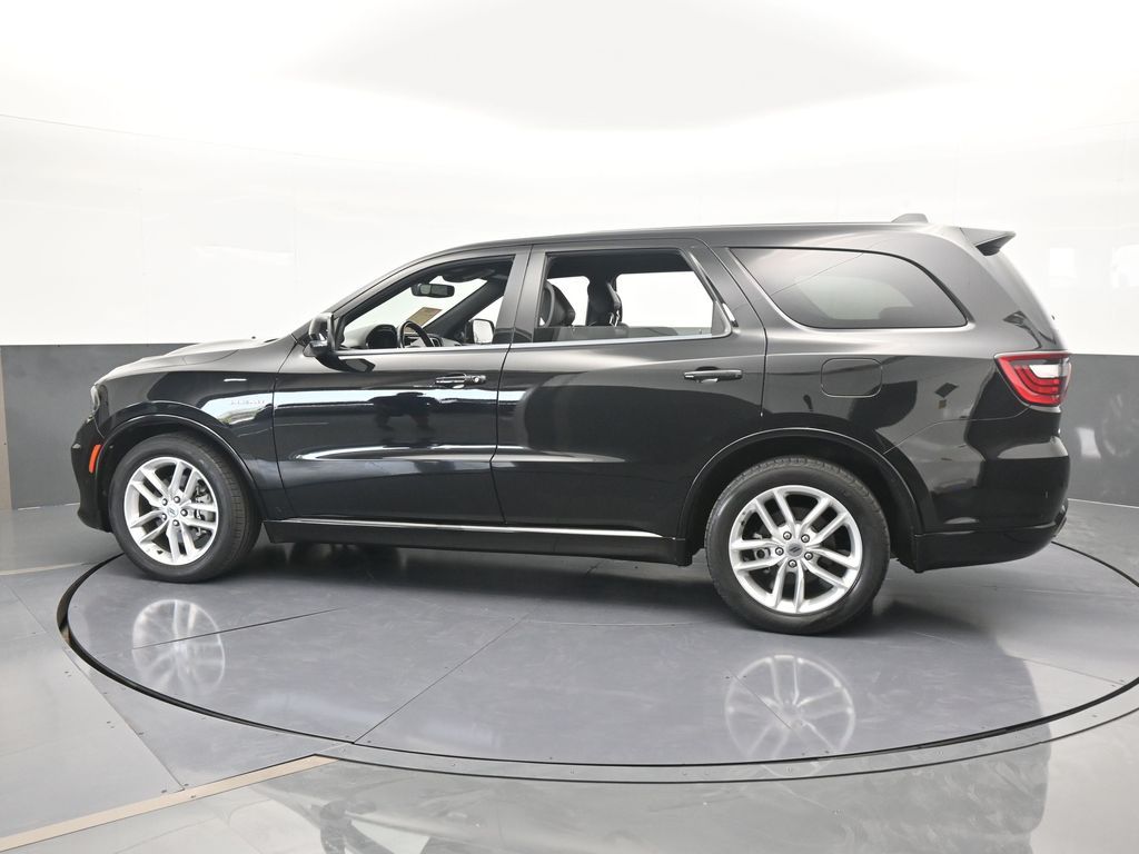 Used 2022 DB Black Crystal Clearcoat Dodge R/T image 3