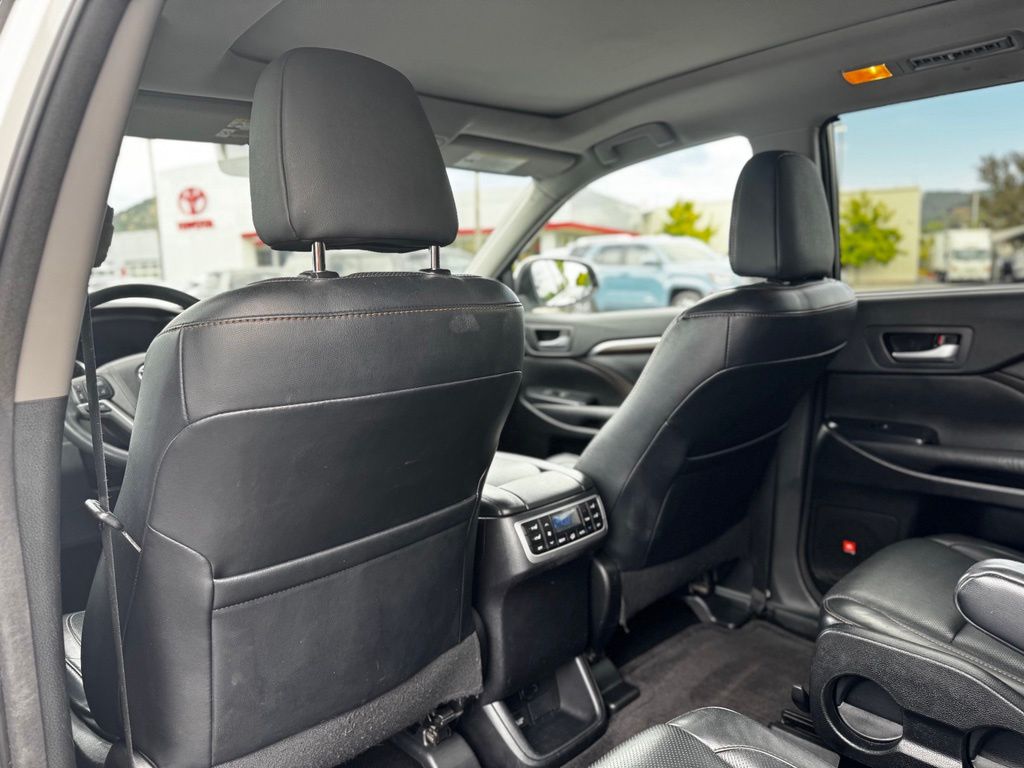 Used 2016 Toyota Highlander SUV