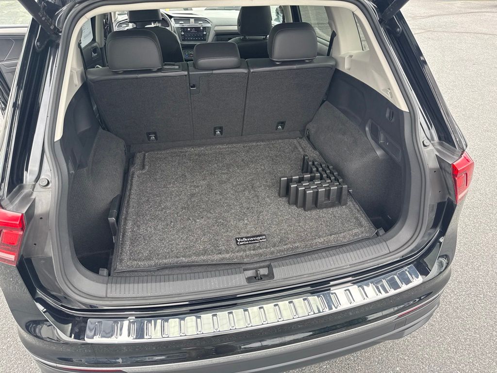 2024 Volkswagen Tiguan 2.0T SE Black at Audi Porsche Sewickley