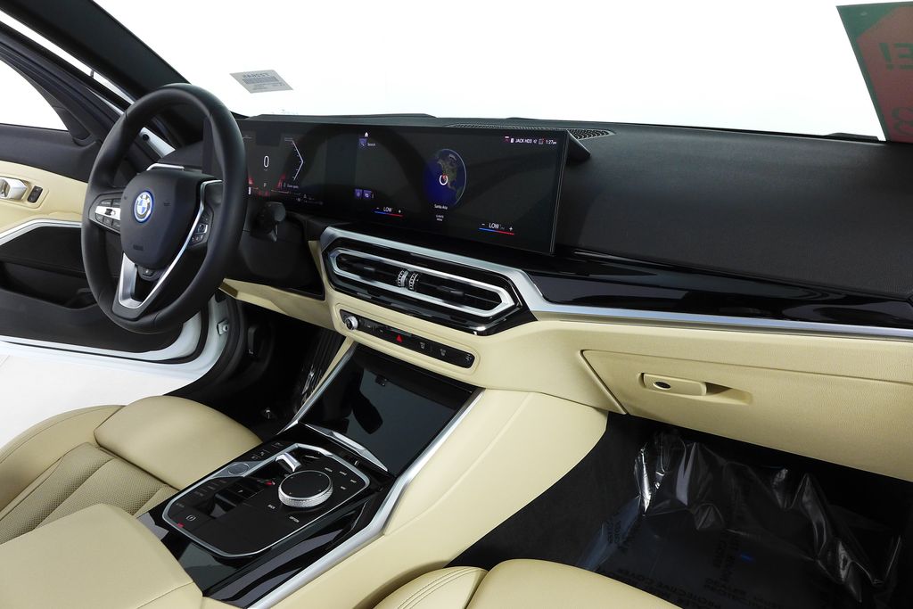 Thumbnail: 2023 BMW 3 Series - 13