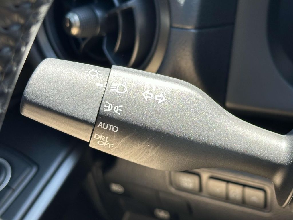 2023 Lexus IS 300 19