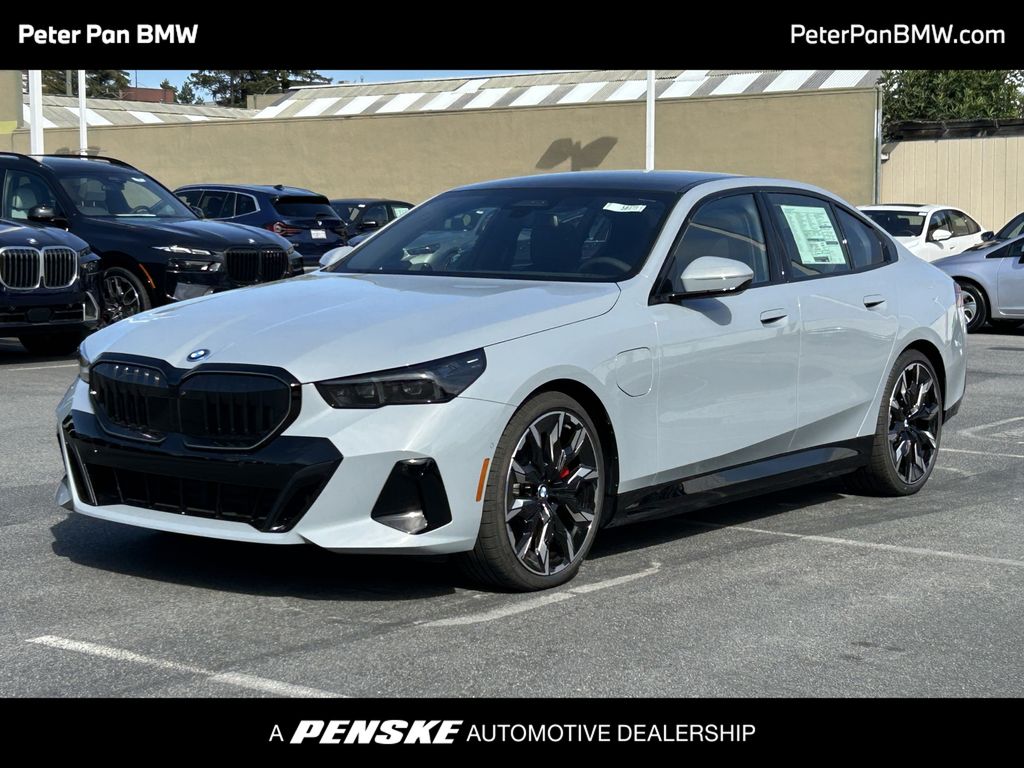 Thumbnail: 2027 BMW 5 Series - 1