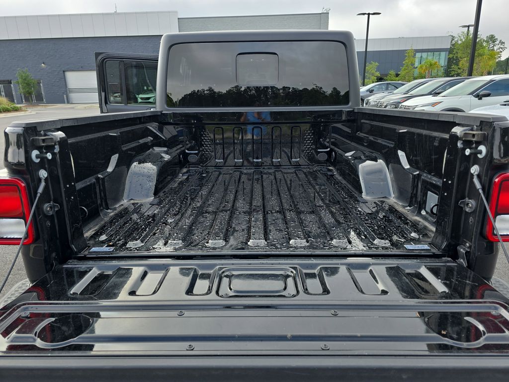 2022 Black Clearcoat Jeep Gladiator Willys 4X4 Truck