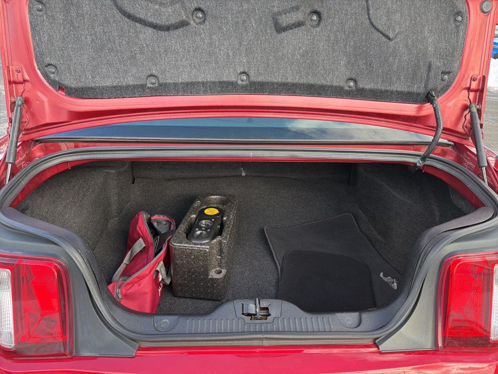 Thumbnail: 2011 Ford Mustang - 18