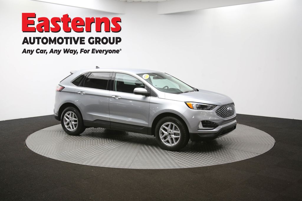 Used 2024 Silver Ford SEL image 45