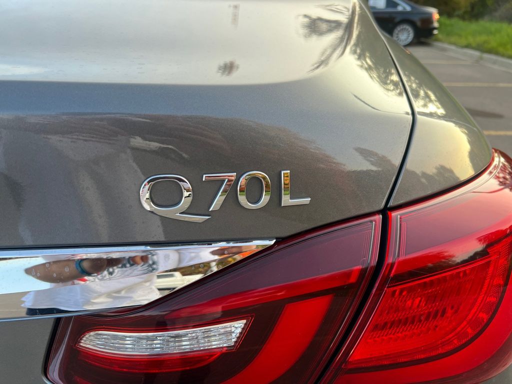 2016 INFINITI Q70L 5.6X 46