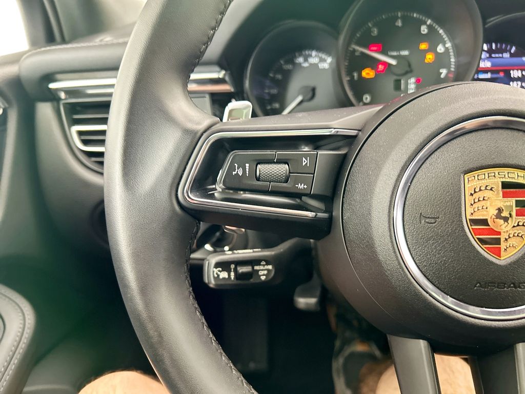 Thumbnail: 2025 Porsche Macan - 13