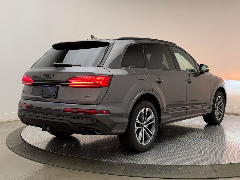 Thumbnail: 2026 Audi Q7 - 7