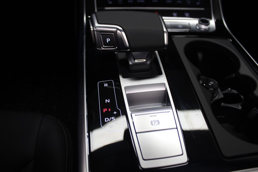 Thumbnail: 2026 Audi Q8 - 17