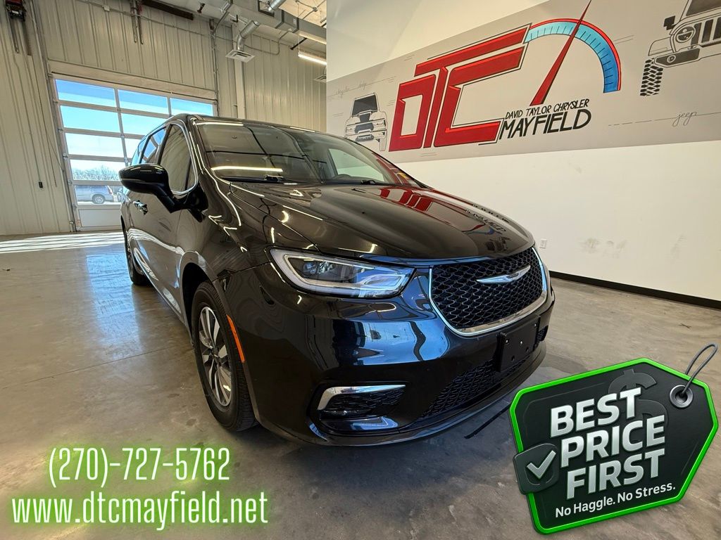 2023 Chrysler Pacifica Hybrid Touring L FWD