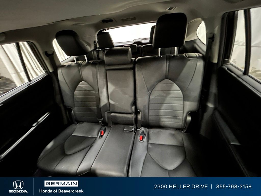 Used 2020 Black Toyota XLE image 28
