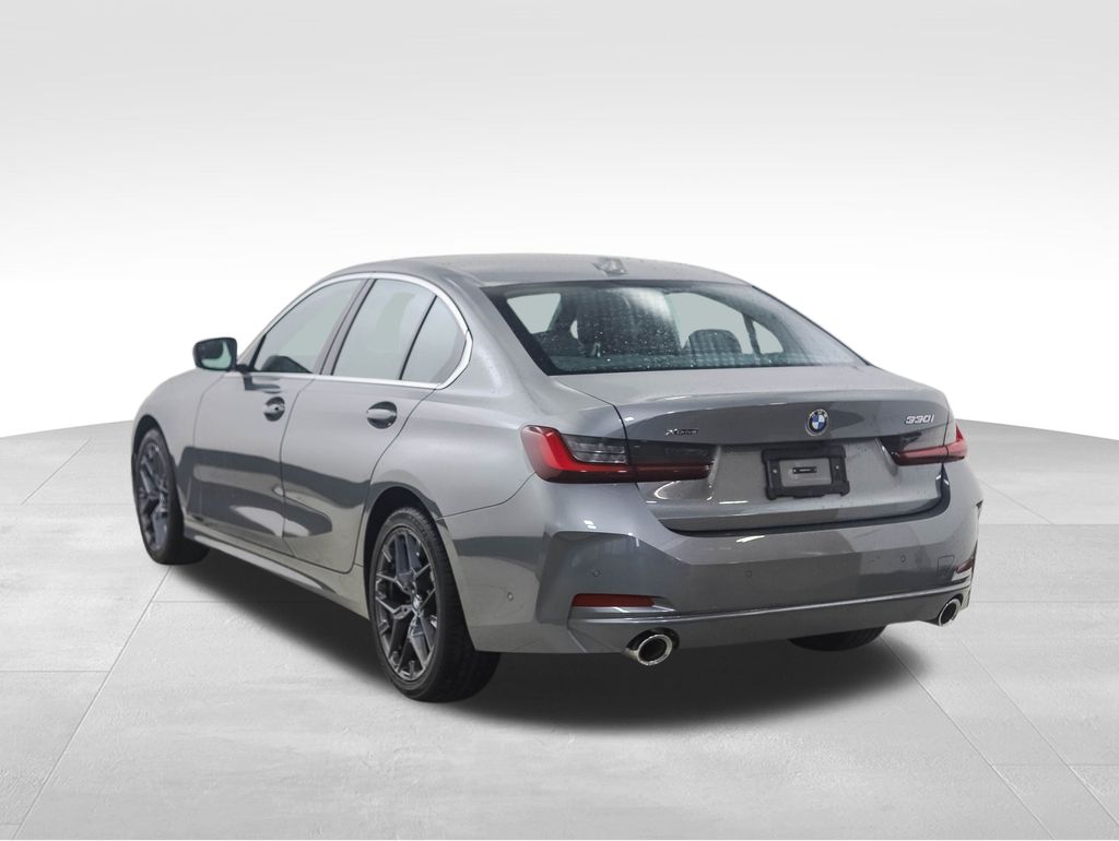 Thumbnail: 2025 BMW 3 Series - 3