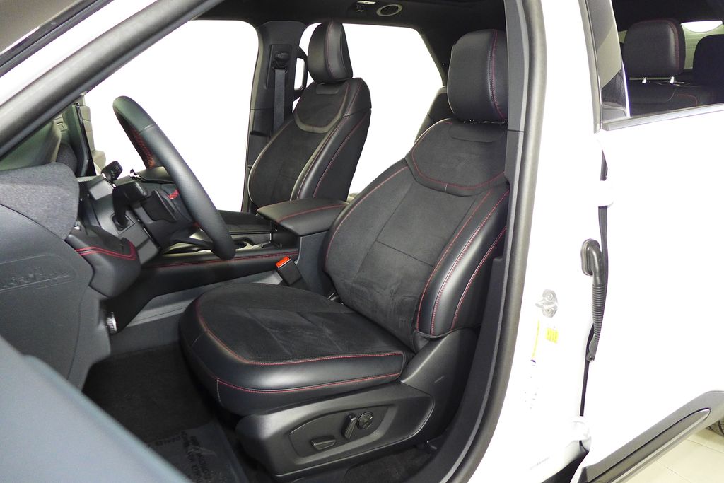 Thumbnail: 2025 Ford Explorer - 23