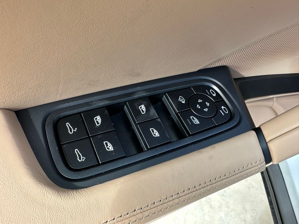 2025 Porsche Cayenne GTS 17