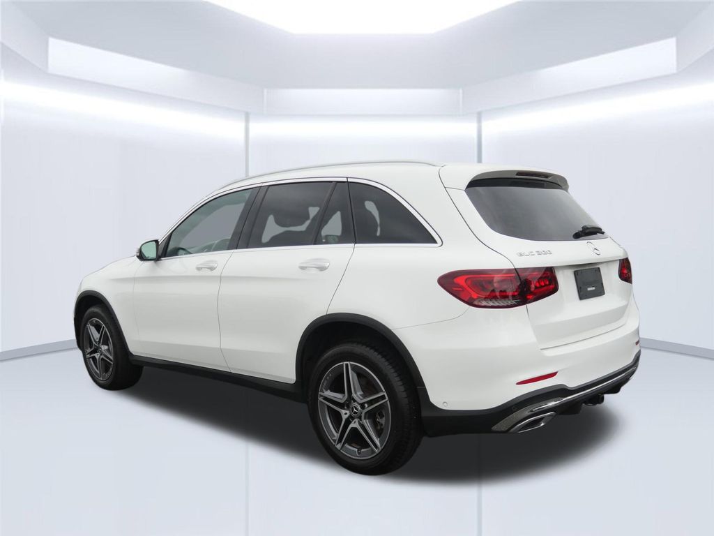 Thumbnail: 2022 Mercedes-Benz GLC - 3