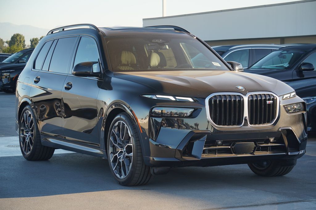 2025 BMW X7 M60i 3