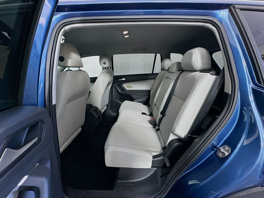 Thumbnail: 2018 Volkswagen Tiguan - 23