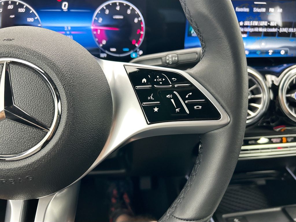 Thumbnail: 2025 Mercedes-Benz GLB - 12