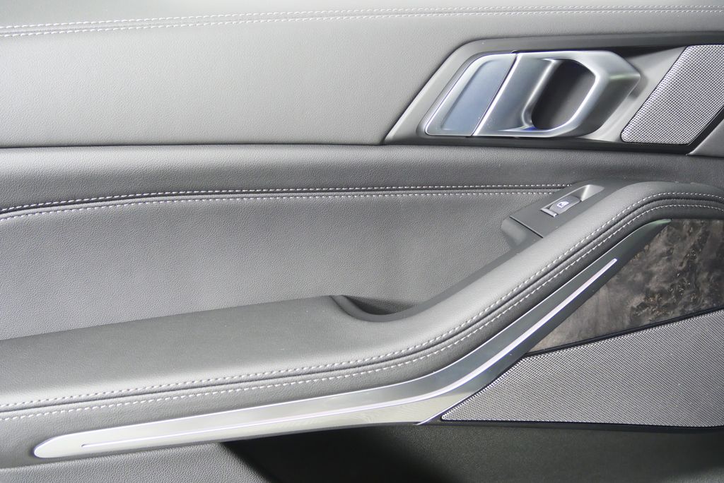 Thumbnail: 2026 BMW X5 - 14