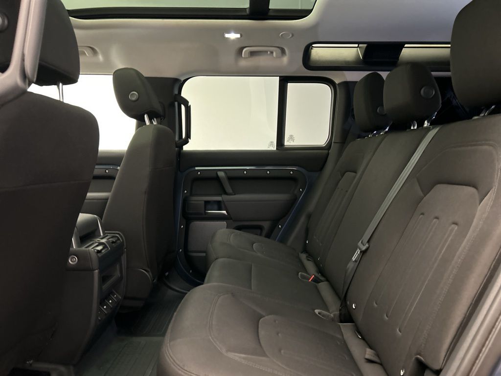Thumbnail: 2020 Land Rover Defender - 22