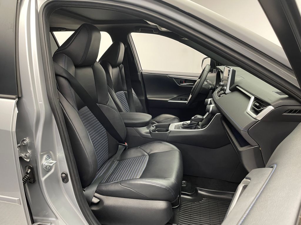 2021 Toyota RAV4 XSE 18