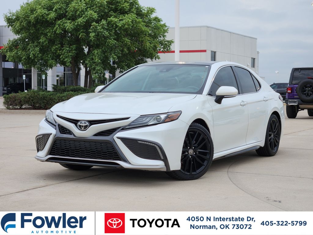 Pearl 2022 Toyota Camry Sedan Front-Wheel Drive 8-Speed Automatic