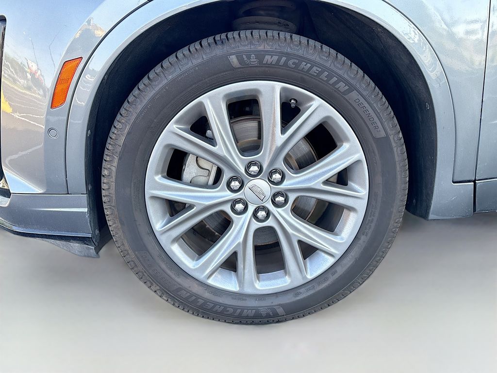 Used 2020 Gray Cadillac Sport image 34