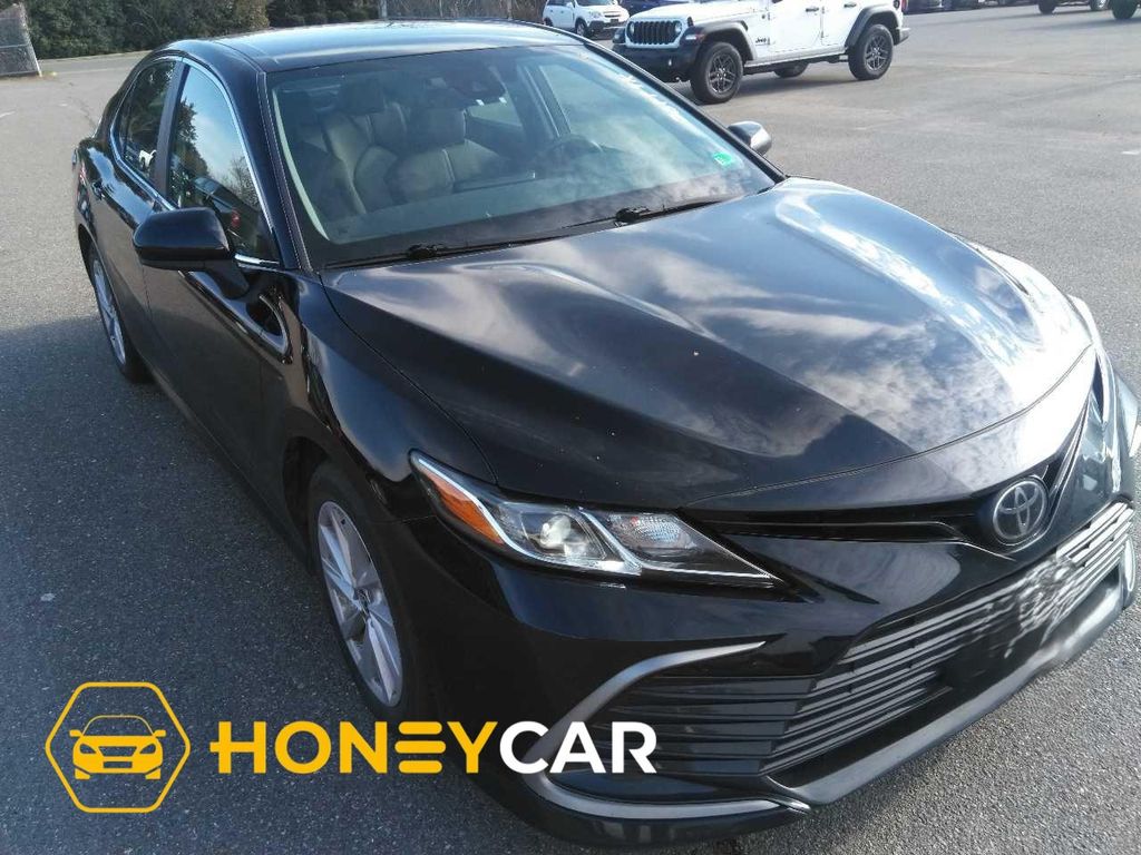 2023 Toyota Camry LE FWD