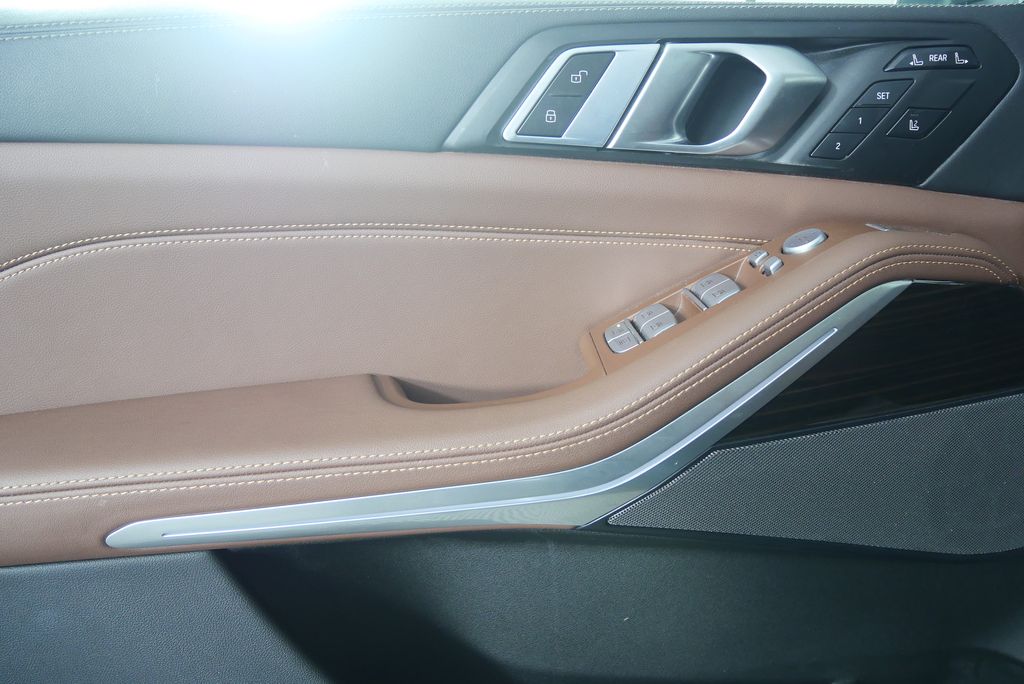 Thumbnail: 2025 BMW X7 - 9