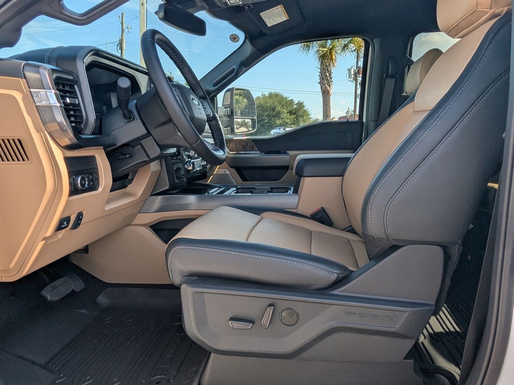 2026 Ford Super Duty F-350 SRW LARIAT