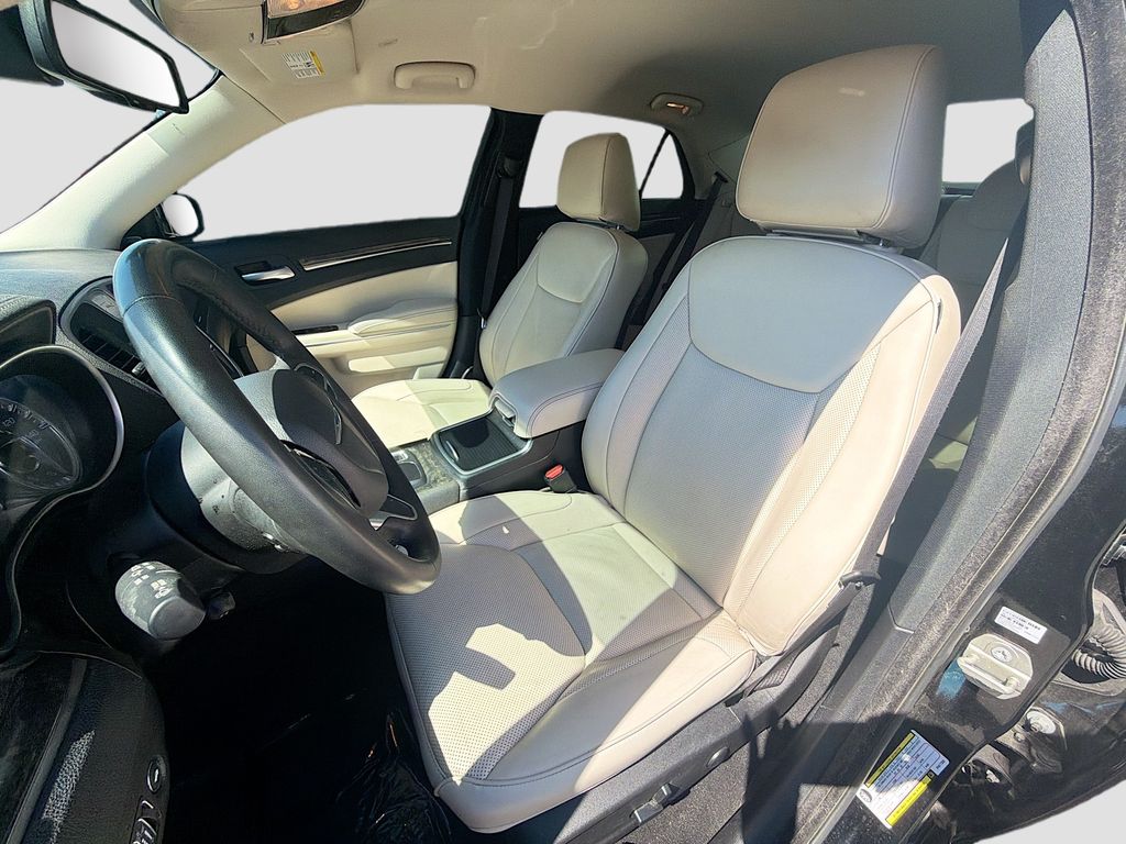 Used 2023 Black Chrysler Touring image 21