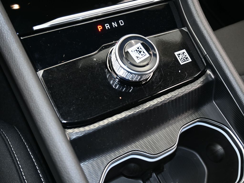 Used 2024 Silver Zynith Jeep Laredo image 27