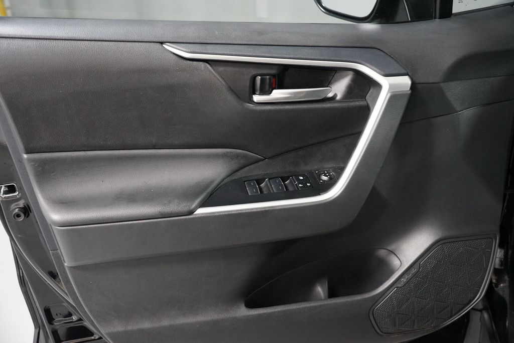 Thumbnail: 2025 Toyota RAV4 - 30